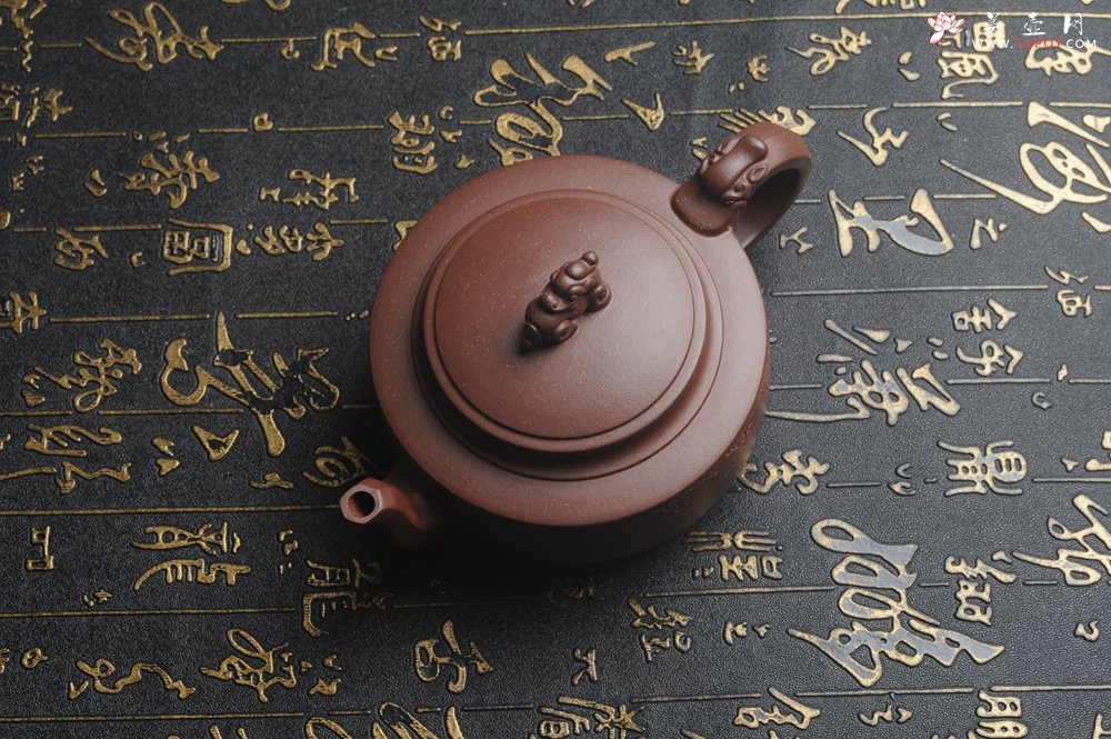 紫砂壶图片：美壶特惠 精工祥瑞壶 出水如柱 - 美壶网