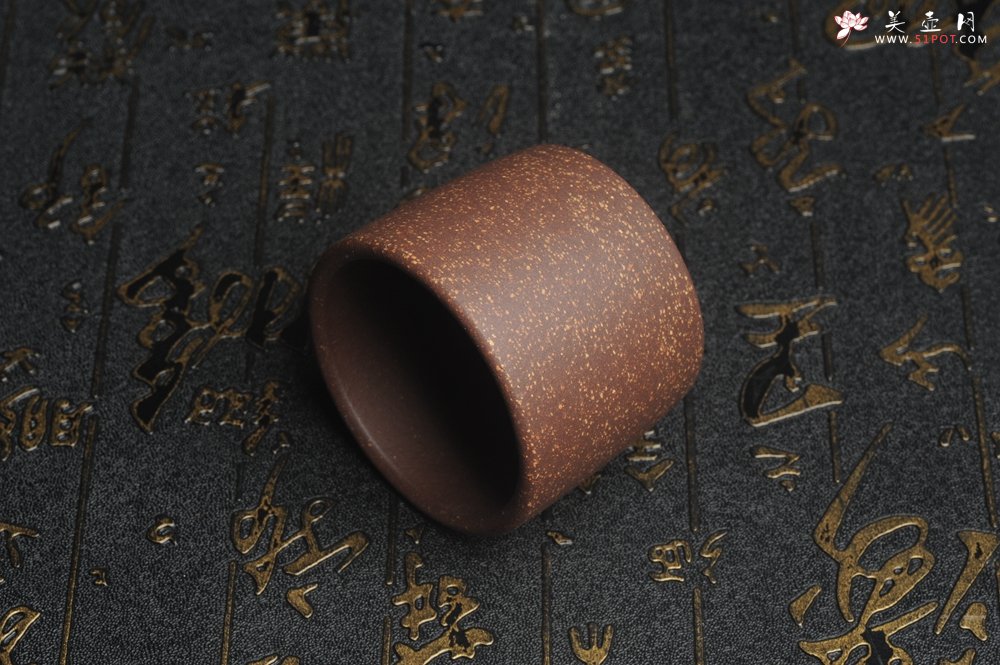 紫砂壶图片：美杯特惠 紫泥调砂好料紫砂厚实品茗杯 主人杯 简单包装 不包邮 - 美壶网