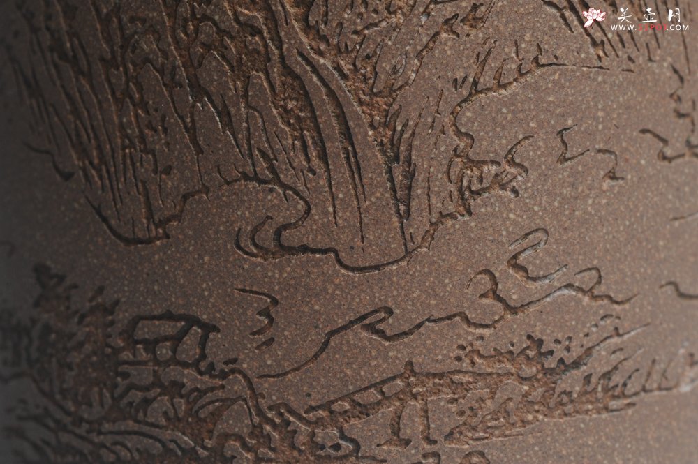 紫砂壶图片：美壶特惠 优质老段文人集狮壶 通景山水 灰常雅致 - 美壶网