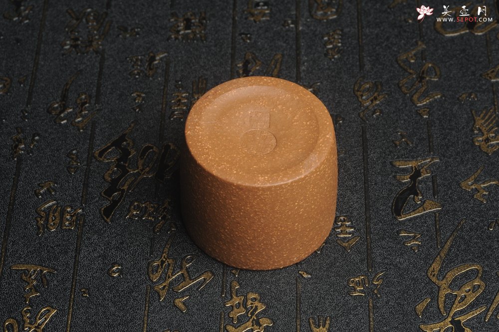 紫砂壶图片：美杯特惠 降坡泥调砂好料紫砂厚实品茗杯 主人杯 简单包装 不包邮 - 美壶网