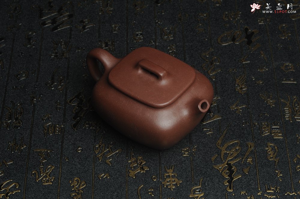 紫砂壶图片：美壶特惠 精工好料底曹青枯枝鸟小四方 灰常雅致 - 美壶网