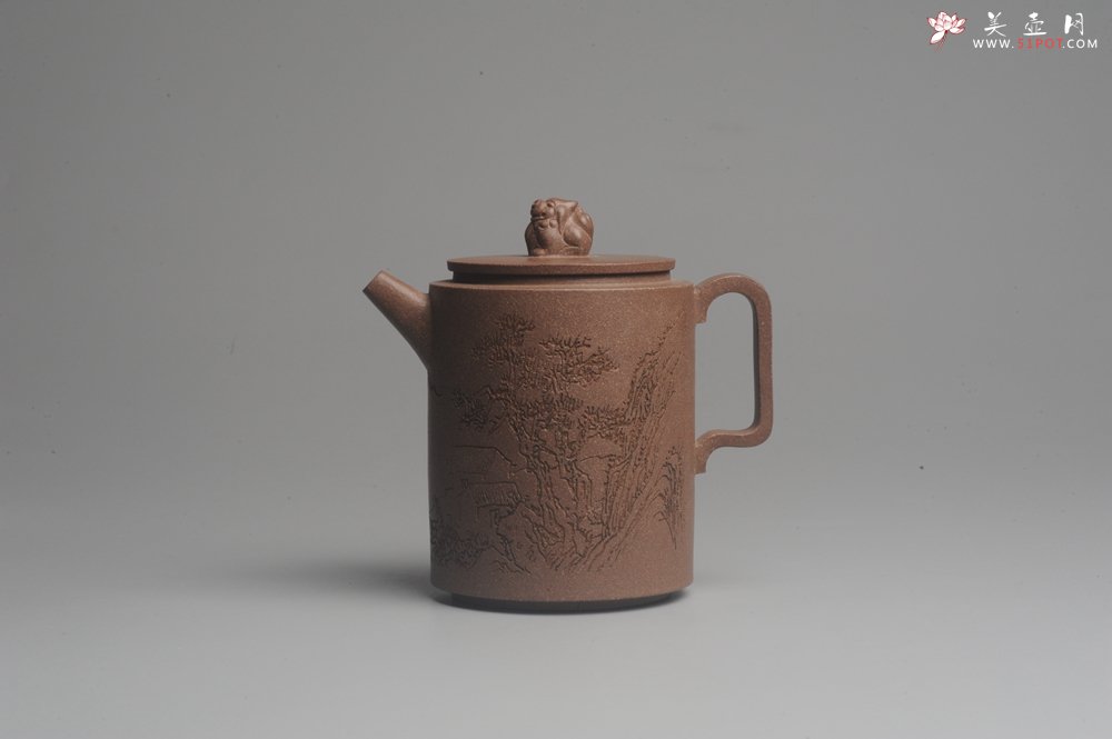紫砂壶图片：美壶特惠 优质老段文人集狮壶 通景山水 灰常雅致 - 美壶网