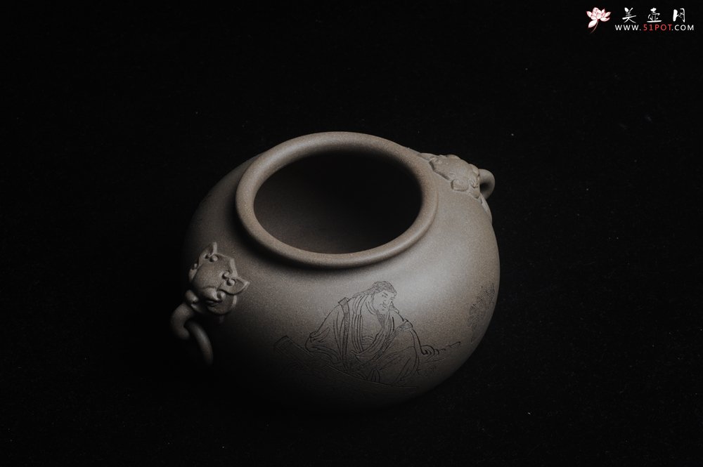 紫砂壶图片：精品特惠 老青段精品瑞兽双耳罐 茶仓 茶叶罐 水洗 烟灰缸 多用 子陶刻抚琴图 琴韵书声 - 美壶网