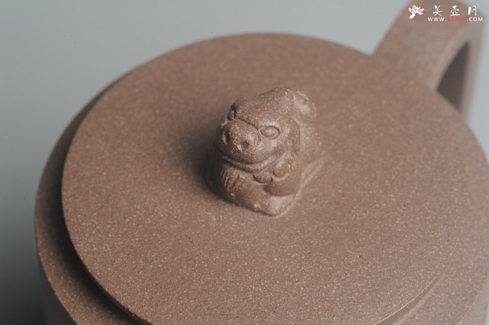 紫砂壶图片：美壶特惠 优质老段文人集狮壶 禾人老师即兴装饰 - 美壶网