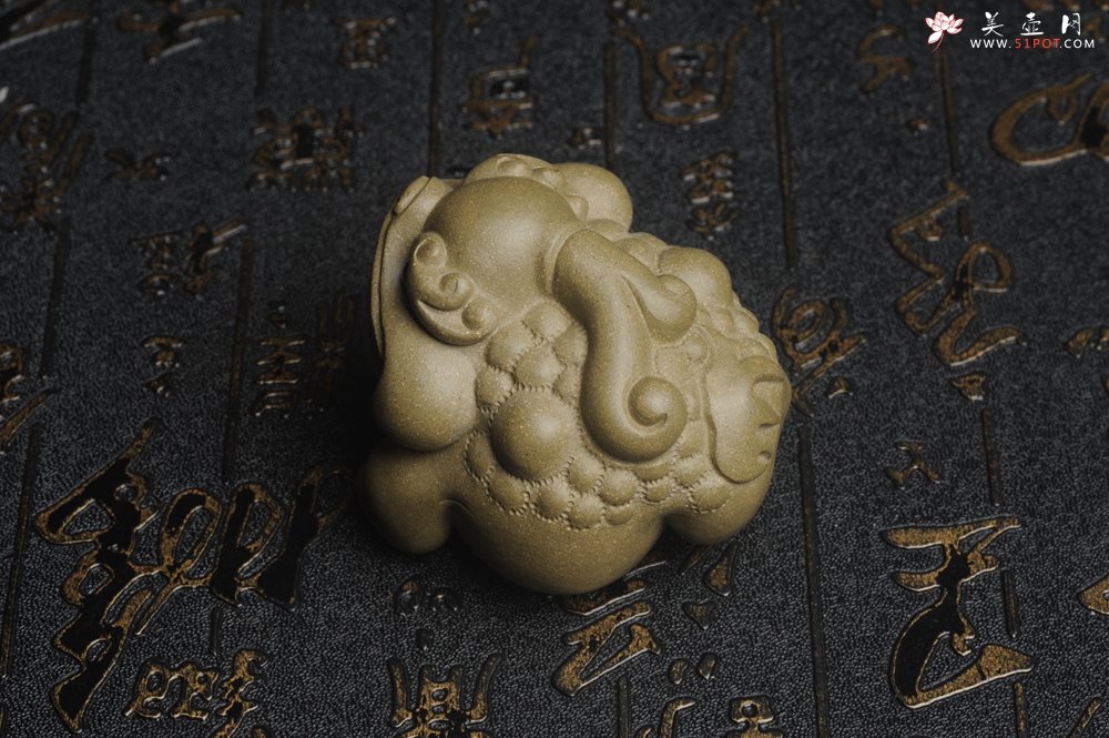 紫砂壶图片：美宠特惠 精工好料老青段招宝蟾茶宠 茶盘尤物长6cm宽5.7cm高4.6cm - 美壶网