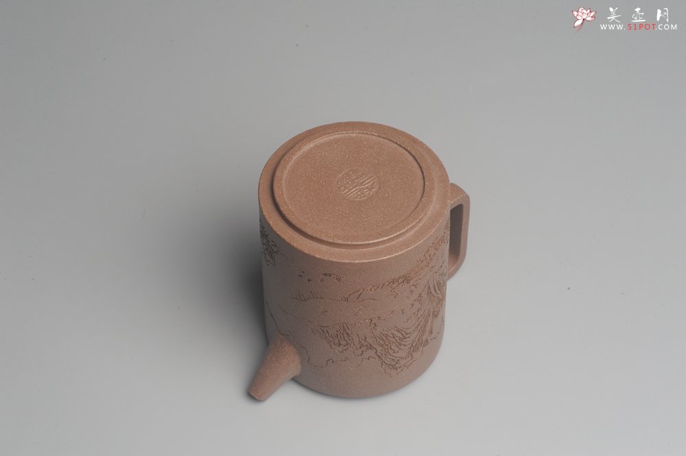 紫砂壶图片：美壶特惠 优质老段文人集狮壶 通景山水 灰常雅致 - 美壶网