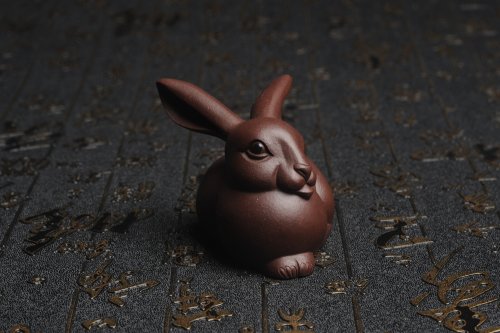 美壶定制紫砂壶 美宠特惠 精工美兔茶宠摆件 灰常可爱 长6cm高4.5cm 原矿紫泥