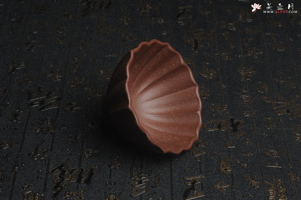 紫砂壶图片：美杯特惠 超精工厚实紫玉金砂菱花杯 - 美壶网