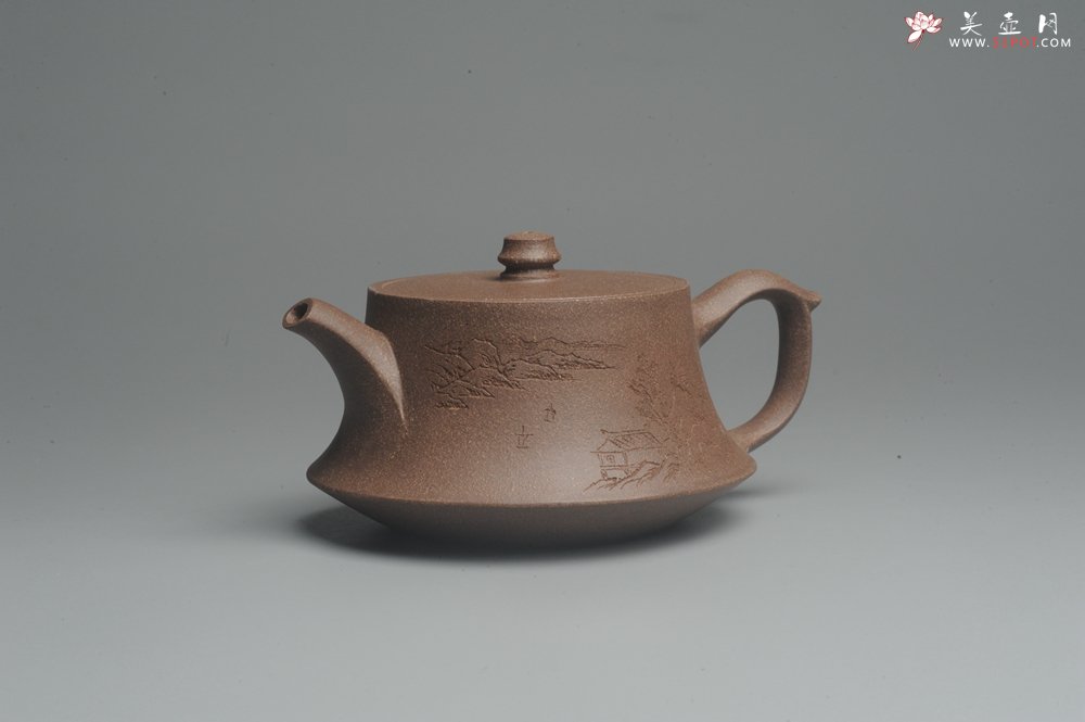 紫砂壶图片：美壶特惠 精工老段泥曼生山水柱础 贺岁佳品 高档包装 - 美壶网