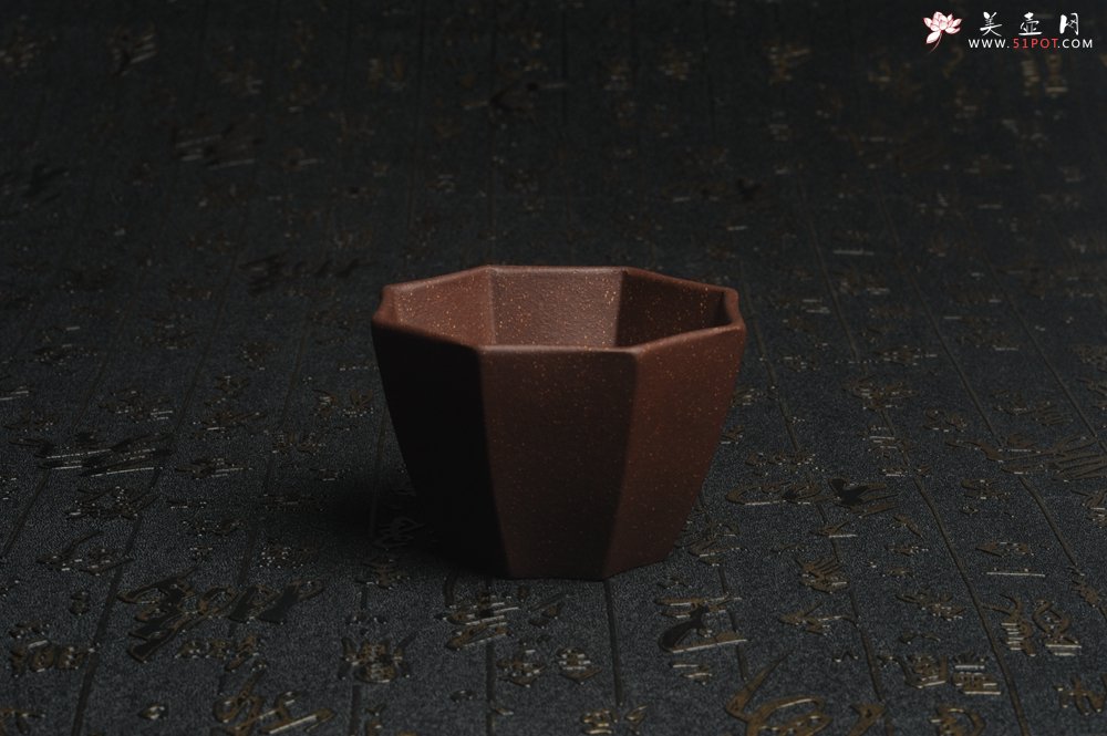 紫砂壶图片：美杯特惠 超精工厚实紫玉金砂八方杯 - 美壶网