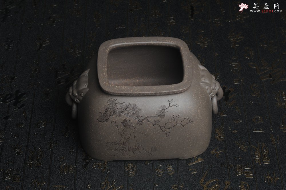 紫砂壶图片：精品特惠 助工老青段精品瑞兽双耳罐 茶仓 茶叶罐 水洗 烟灰缸 松下高士图 - 美壶网