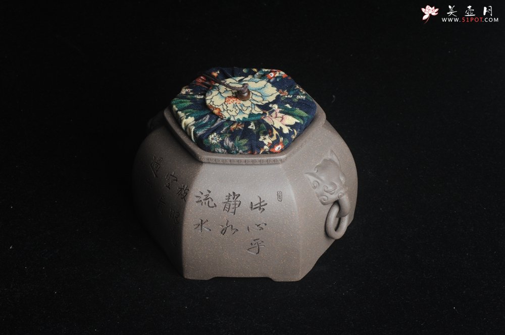 紫砂壶图片：精品特惠 助工老青段精品山水六方瑞兽双耳罐 茶仓 茶叶罐 水洗 - 美壶网