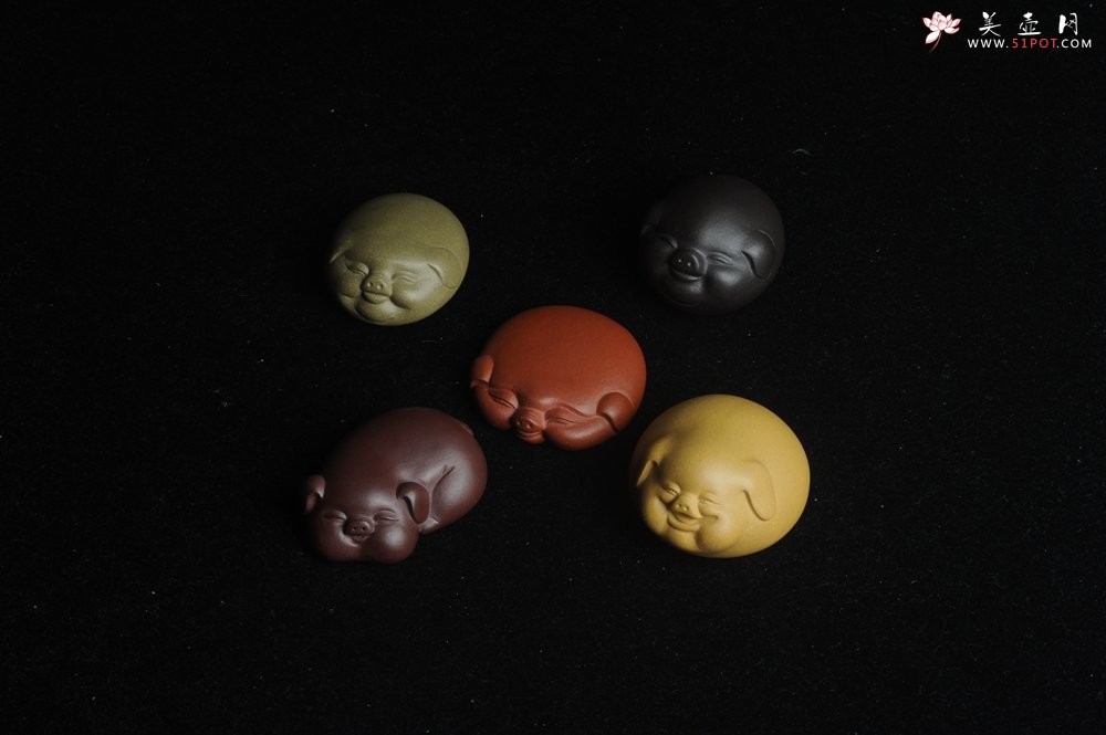 紫砂壶图片：美宠特惠 精致好料五福五彩猪 紫砂茶宠 - 美壶网