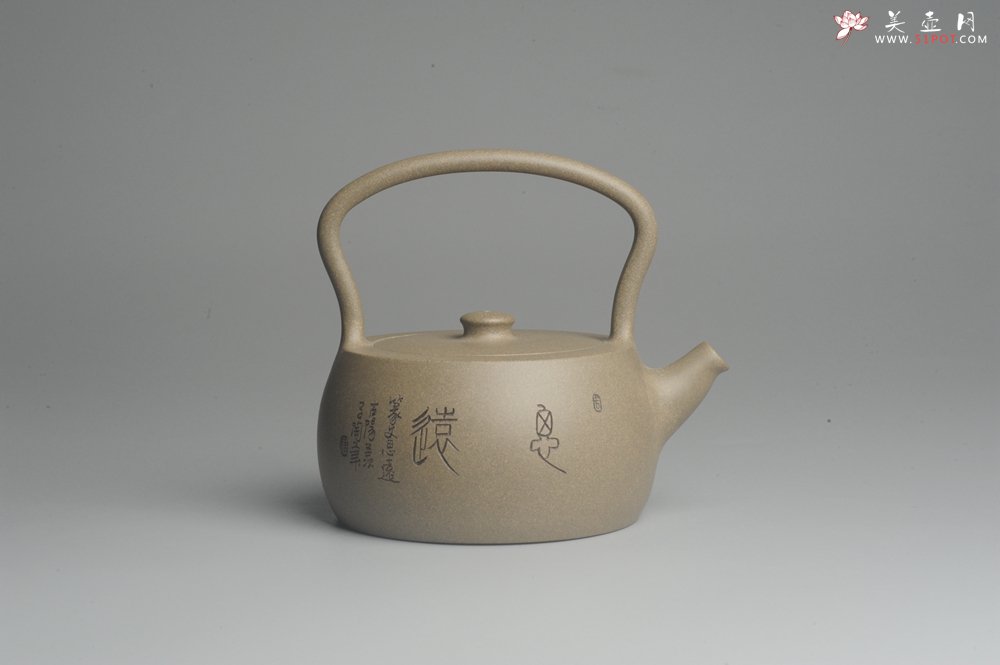 紫砂壶图片：美壶特惠 老青段 助工精工怀古提梁 清赏 - 美壶网