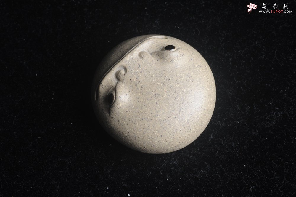 紫砂壶图片：美宠特惠 超可爱的精工芝麻段萌蛤蟆 直径4.5cm 泥料超好 - 美壶网