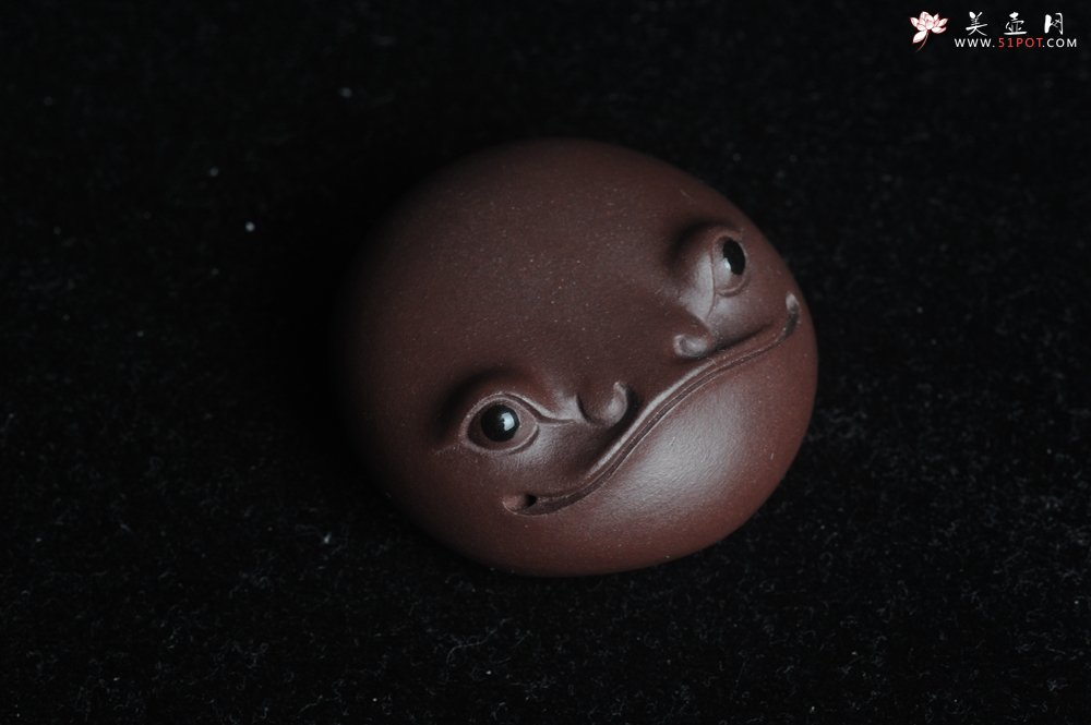 紫砂壶图片：美宠特惠 超可爱的精工萌蛤蟆 直径4.5cm - 美壶网