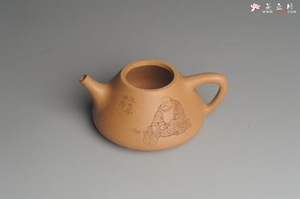 紫砂壶图片：油润老黄段泥(此泥料属于家藏老料！油润无比，识者自知！)全手工子冶石瓢 装饰人物 特文气 - 美壶网