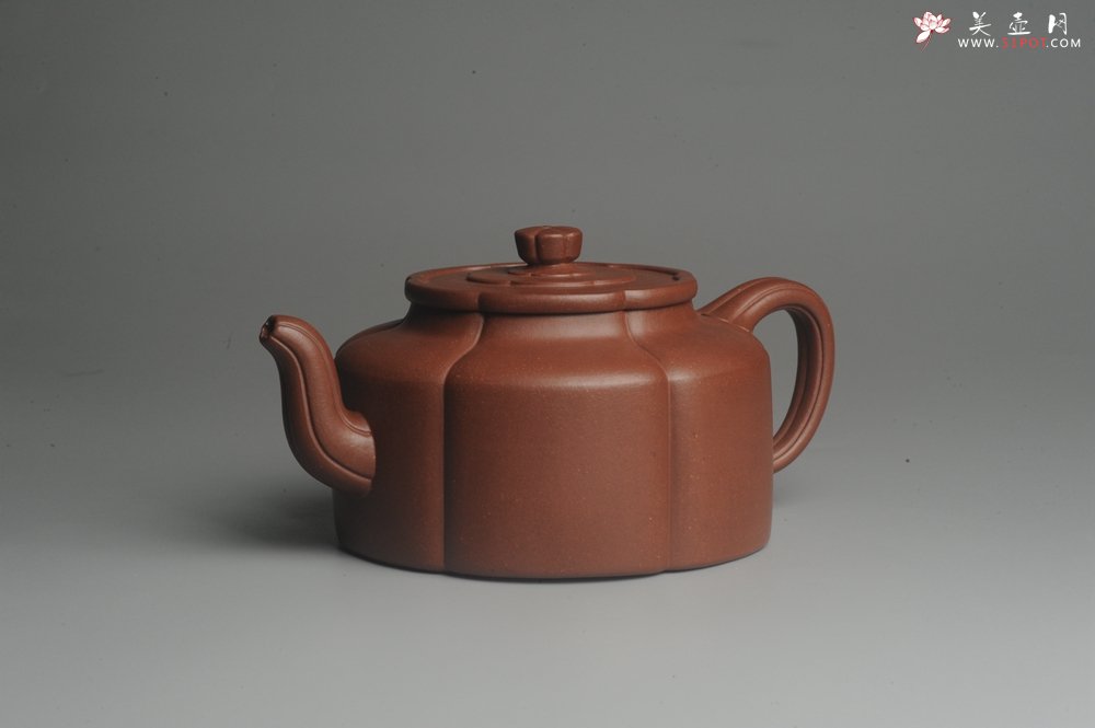 紫砂壶图片：实力派张海艳手工压制成型精工梅花周盘壶 气势磅礴 - 美壶网