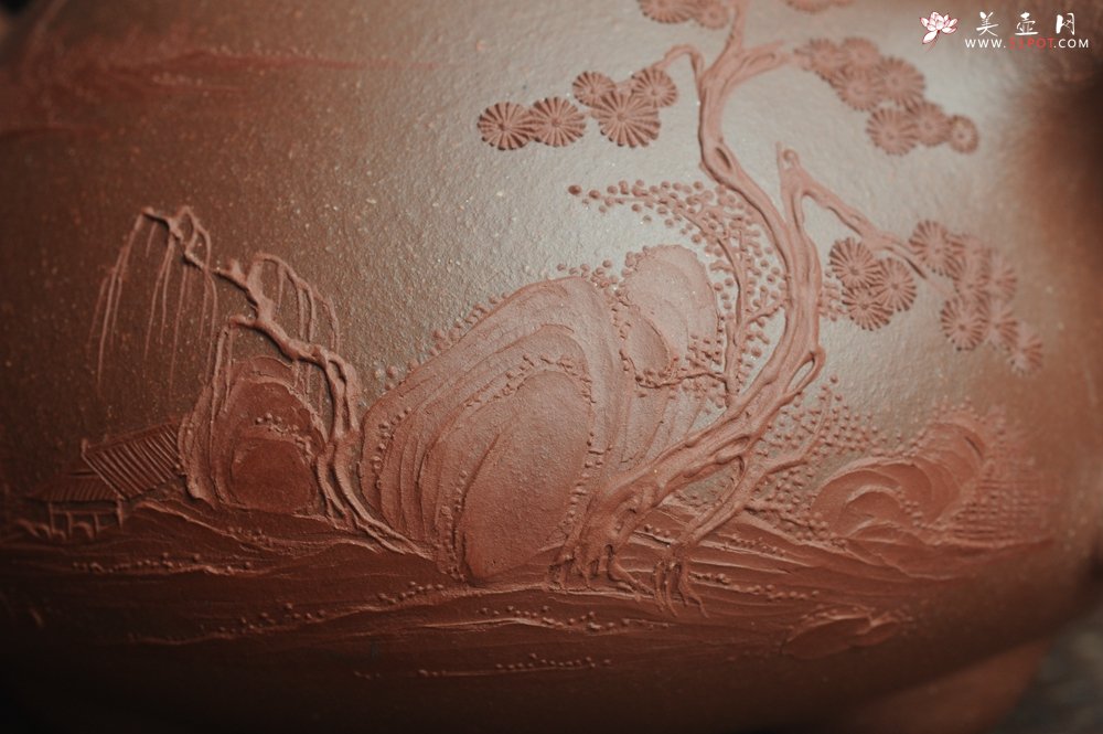 紫砂壶图片：美壶特惠 工料俱佳满瓢（景舟石瓢）泥绘山水 江清月近人 单色泥绘更显功力 - 美壶网