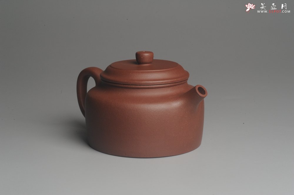 紫砂壶图片：美壶特惠 优质紫泥经典大亨德中 茶人醉爱 壶盖边有析出小米粒大铁质乃正常现象 - 美壶网