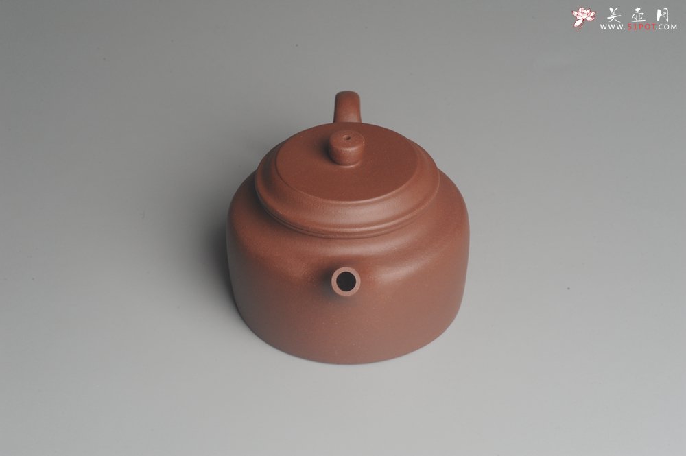 紫砂壶图片：美壶特惠 优质紫泥经典大亨德中 茶人醉爱 壶盖边有析出小米粒大铁质乃正常现象 - 美壶网