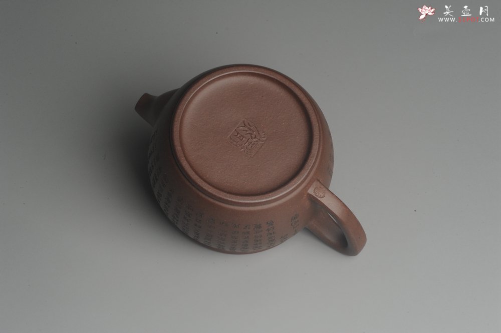 紫砂壶图片：美壶特惠 精致黑星老紫泥心经汉瓦 茶人醉爱 - 美壶网