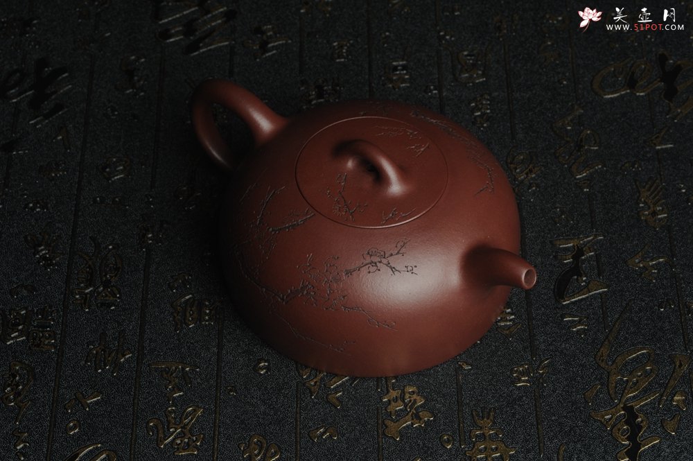 紫砂壶图片：油润底曹青 全手工半月 装饰梅花 特文气 - 美壶网