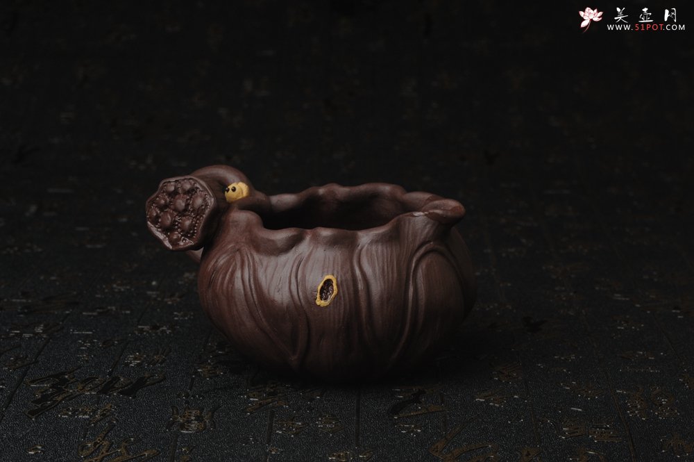 紫砂壶图片：精致特惠紫泥莲蓬公道杯 - 美壶网