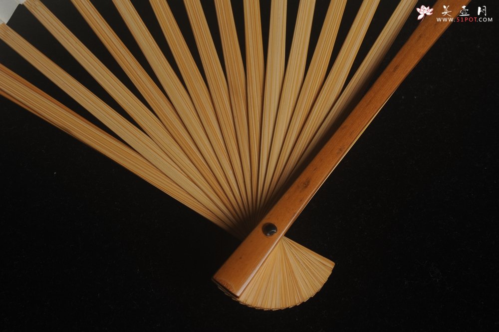 紫砂壶图片：自玩收藏级30年老凤眼扇骨 满天星老凤眼 9.5寸18方挑灯方 排口2.0少见 名家释普通法师书法 - 美壶网