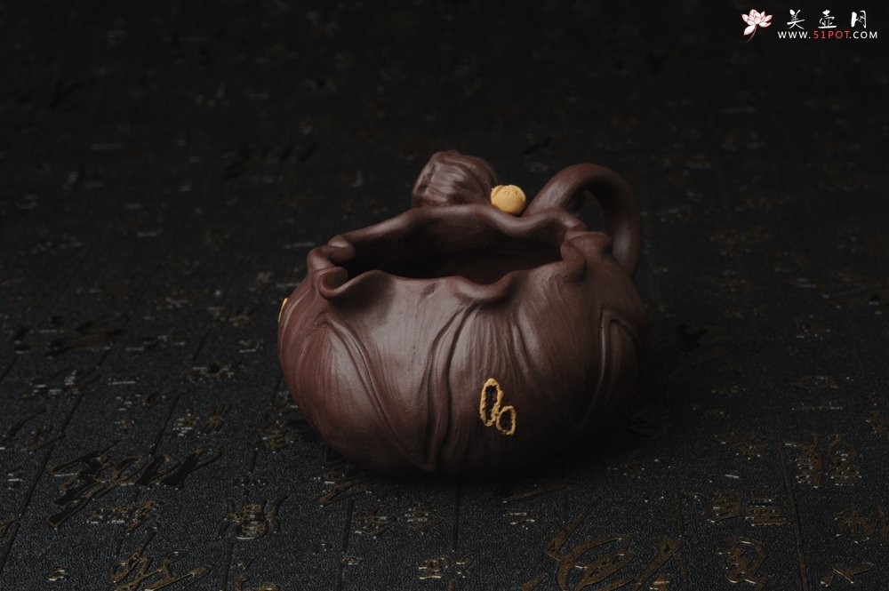 紫砂壶图片：精致特惠紫泥莲蓬公道杯 - 美壶网