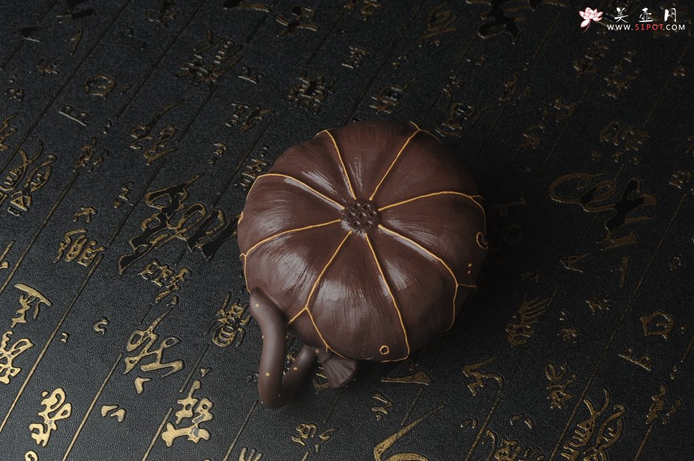 紫砂壶图片：精致特惠紫泥冰纹莲蓬公道杯 - 美壶网