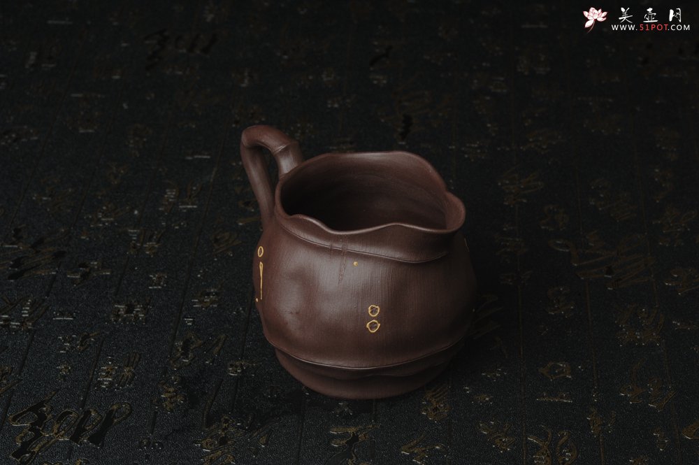 紫砂壶图片：精致特惠紫泥竹段公道杯 - 美壶网