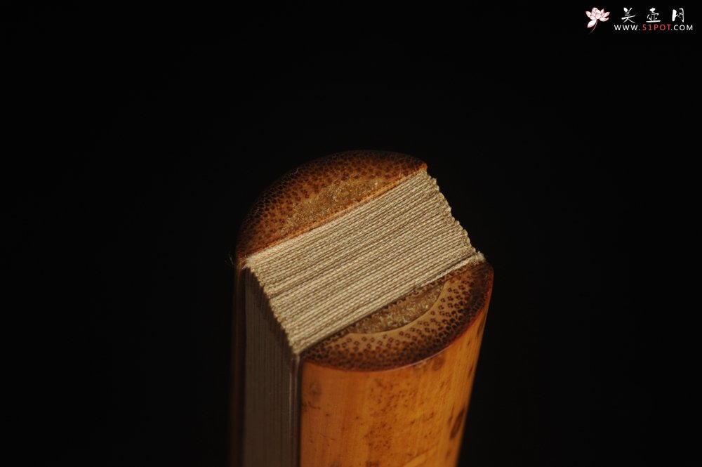 紫砂壶图片：自玩收藏级30年老凤眼扇骨 满天星老凤眼 9.5寸18方挑灯方 排口2.0少见 名家释普通法师书法 - 美壶网