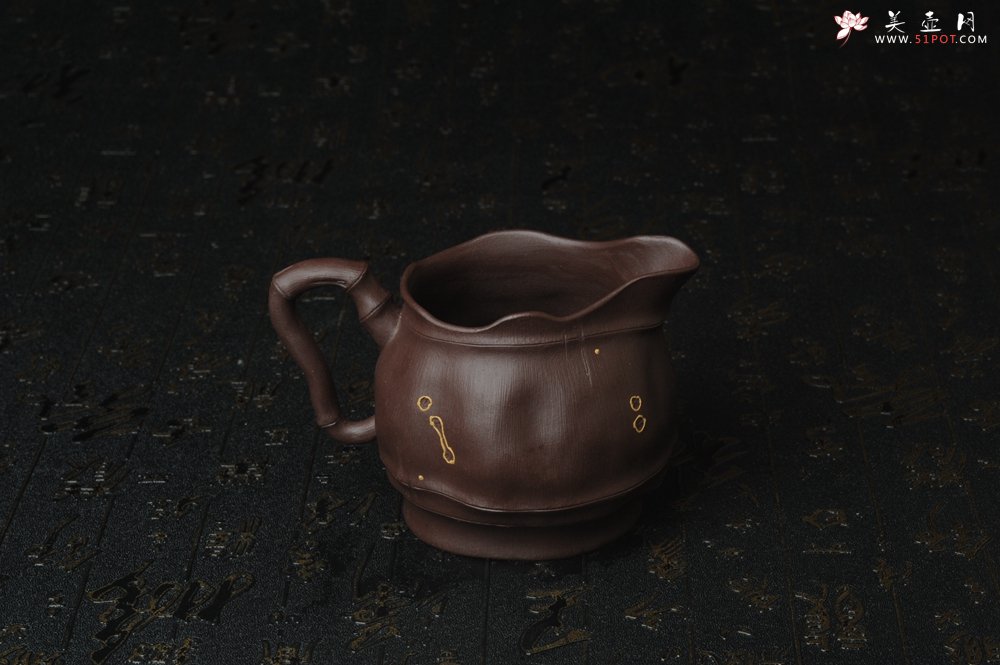 紫砂壶图片：精致特惠紫泥竹段公道杯 - 美壶网