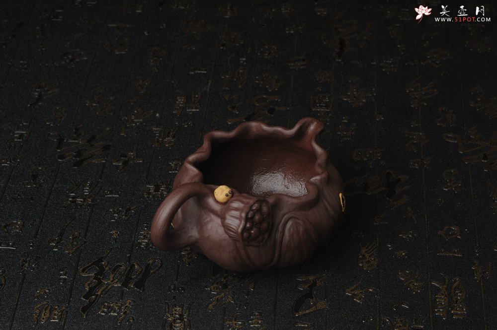 紫砂壶图片：精致特惠紫泥莲蓬公道杯 - 美壶网