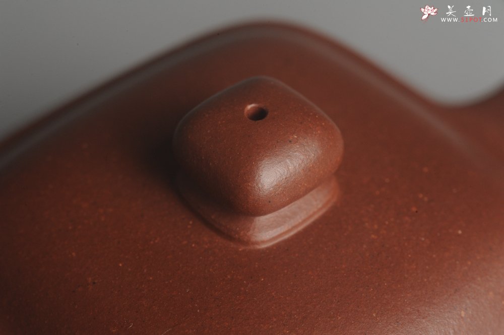 紫砂壶图片：实力派张海艳全手工特好底曹青传炉壶 线面挺括 大气 做工特好 - 美壶网
