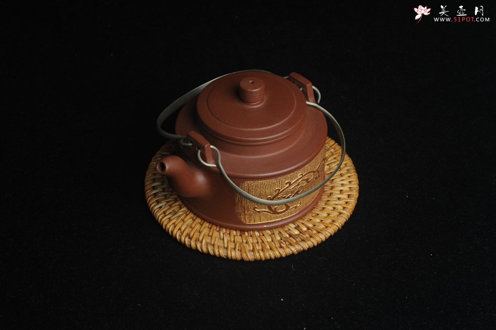 紫砂壶图片：美壶特惠 优质红清水泥精致宫廷直汲提梁 提梁为纯银材质 - 美壶网