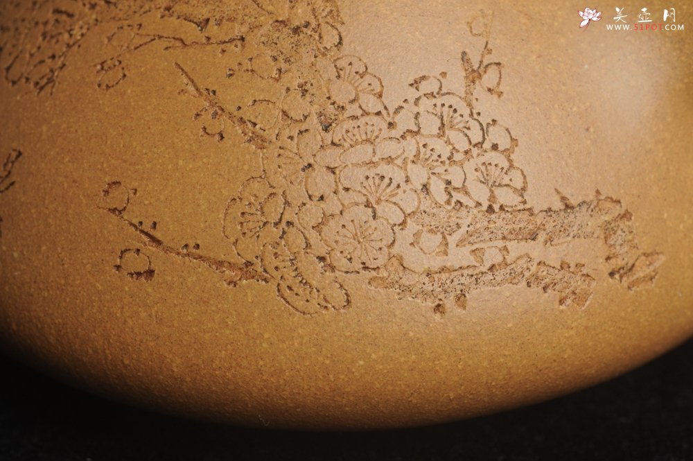 紫砂壶图片：潜力股周小培全手工老黄段泥（家藏老料 油润无比 识者自知）景舟石瓢 装饰梅花香图 文气 - 美壶网