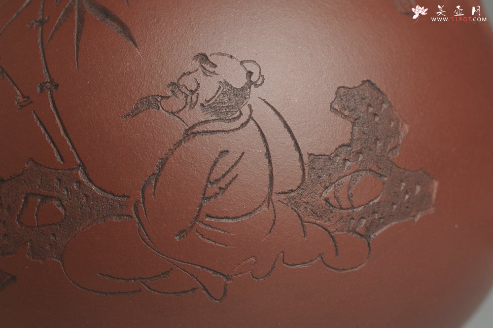 紫砂壶图片：美壶特惠 精致紫泥西施茶壶 精刻赏竹图 茶人醉爱 - 美壶网