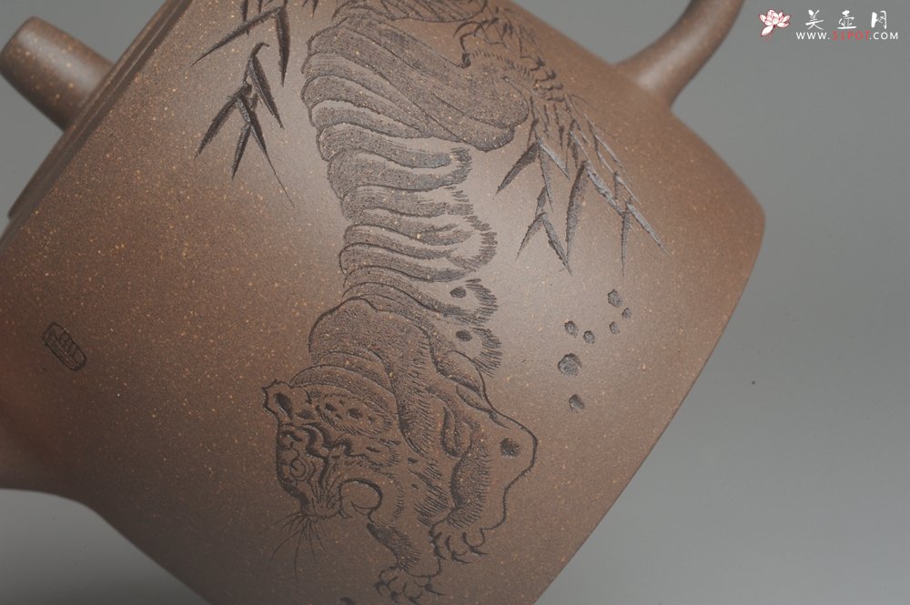 紫砂壶图片：美壶特惠 助工精工青段井栏壶 威镇九州 特文气 - 美壶网