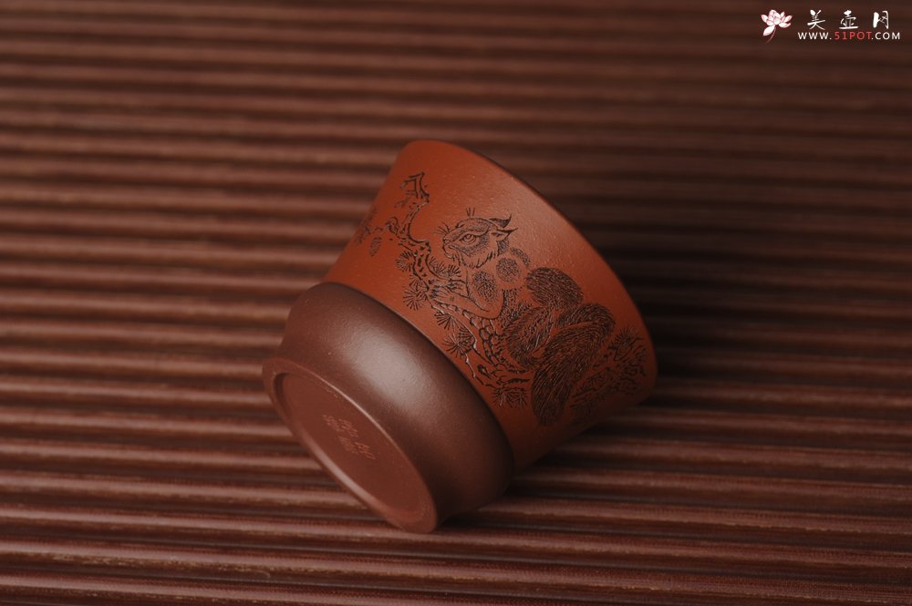 紫砂壶图片：美杯国庆特惠 精品好泥好工好刻雅致特厚实松鼠主人杯 - 美壶网