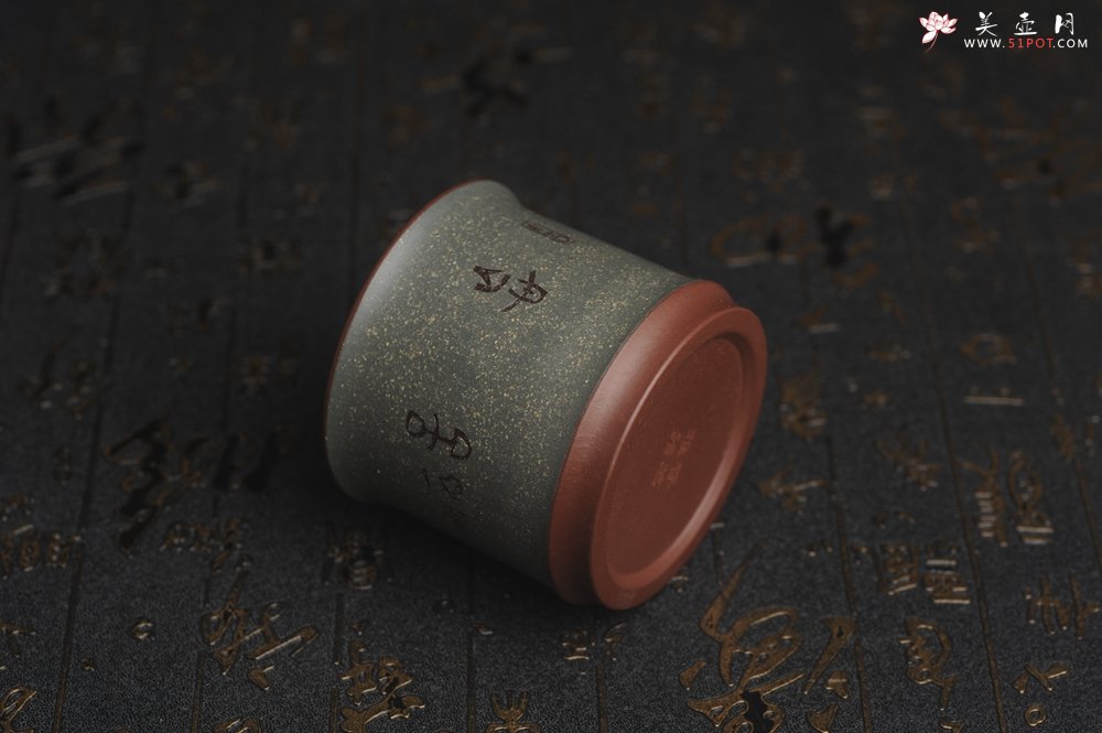 紫砂壶图片：美杯国庆特惠 精品好泥好工好刻雅致特厚实人物主人杯 茶人醉爱 - 美壶网