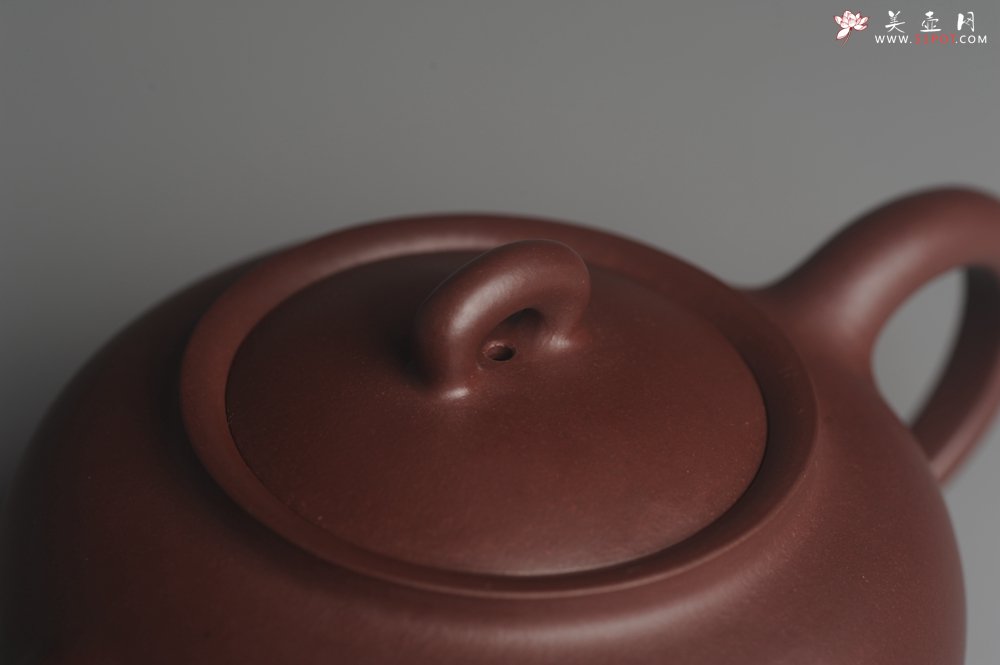 紫砂壶图片：油润底曹青 全手工三足致远 饱满厚重大气 - 美壶网