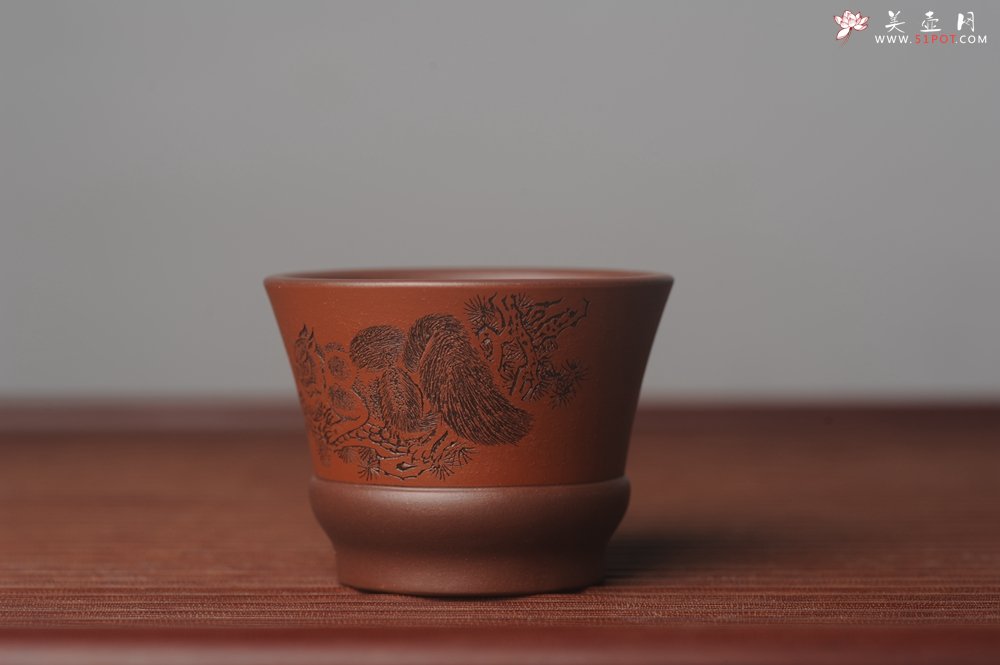 紫砂壶图片：美杯国庆特惠 精品好泥好工好刻雅致特厚实松鼠主人杯 - 美壶网