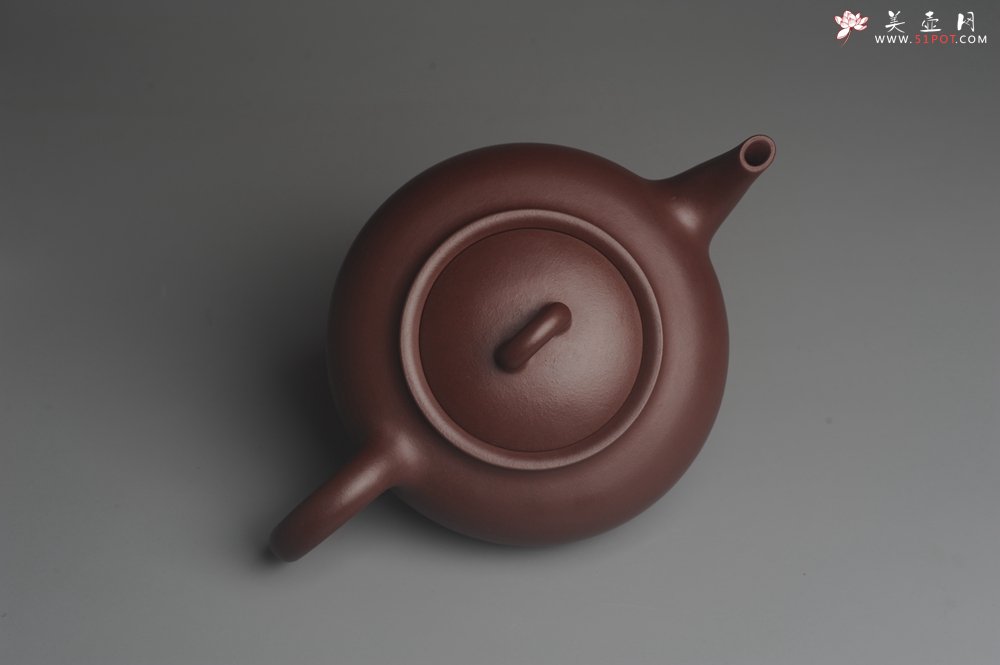 紫砂壶图片：油润底曹青 全手工三足致远 饱满厚重大气 - 美壶网