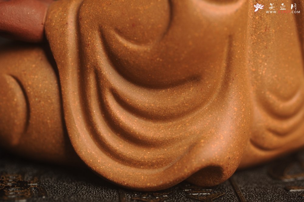 紫砂壶图片：迎中秋特惠紫砂雕塑 精工好料沐心罗汉 高14cm - 美壶网