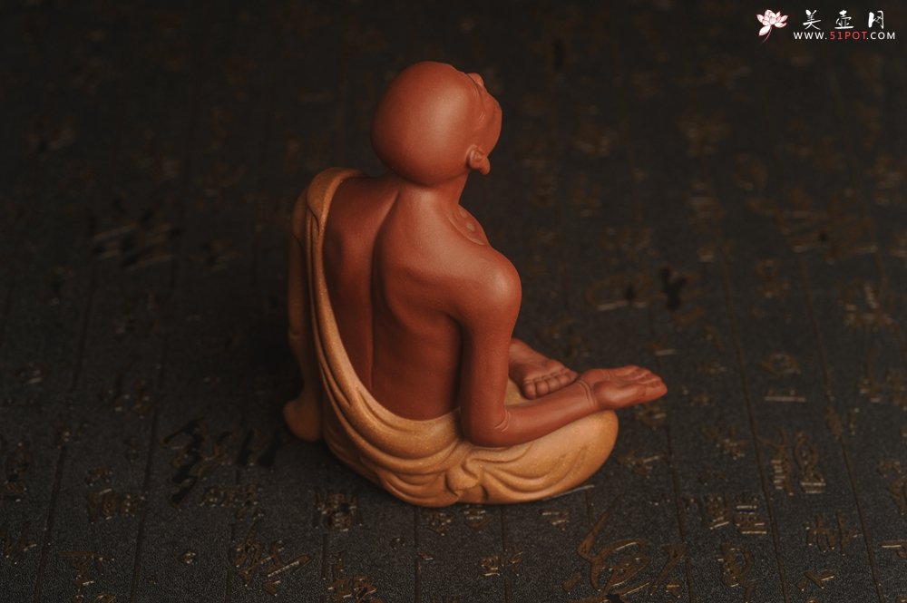 紫砂壶图片：迎中秋特惠紫砂雕塑 精工好料沐心罗汉 高14cm - 美壶网