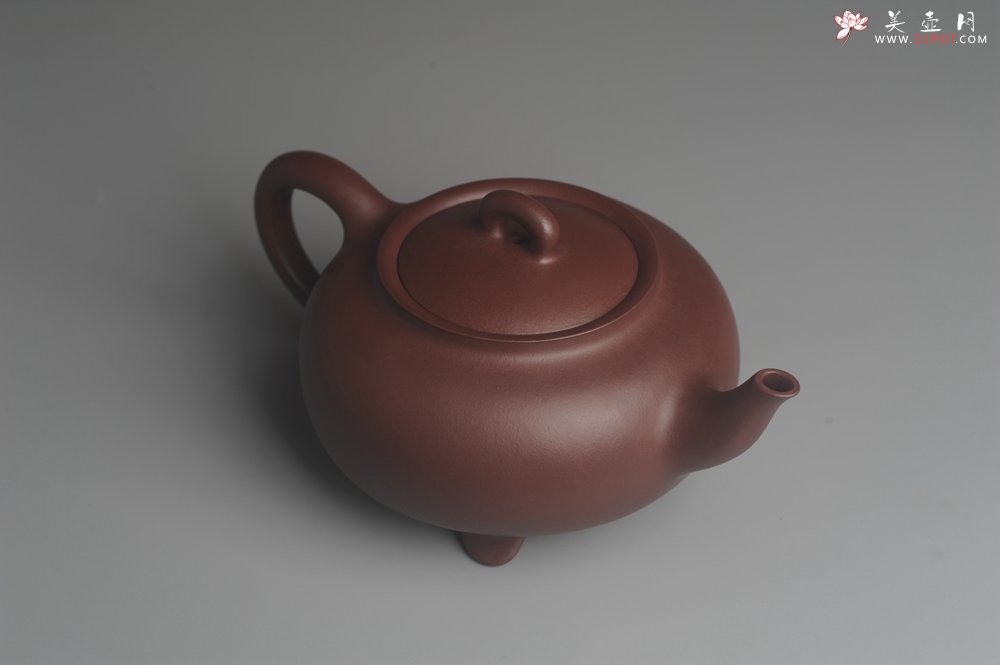 紫砂壶图片：油润底曹青 全手工三足致远 饱满厚重大气 - 美壶网