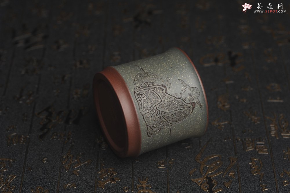 紫砂壶图片：美杯国庆特惠 精品好泥好工好刻雅致特厚实人物主人杯 茶人醉爱 - 美壶网