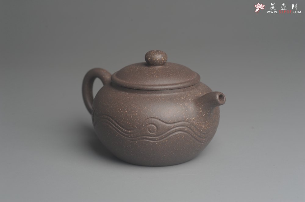 紫砂壶图片：美壶特惠 优质青灰段泥精致行云流水套组 一壶（180cc）二杯一醒茶罐（280cc） - 美壶网